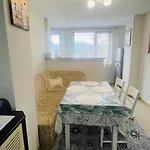 за гости 아파트 *
