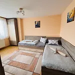 за гости