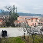 아파트 за гости